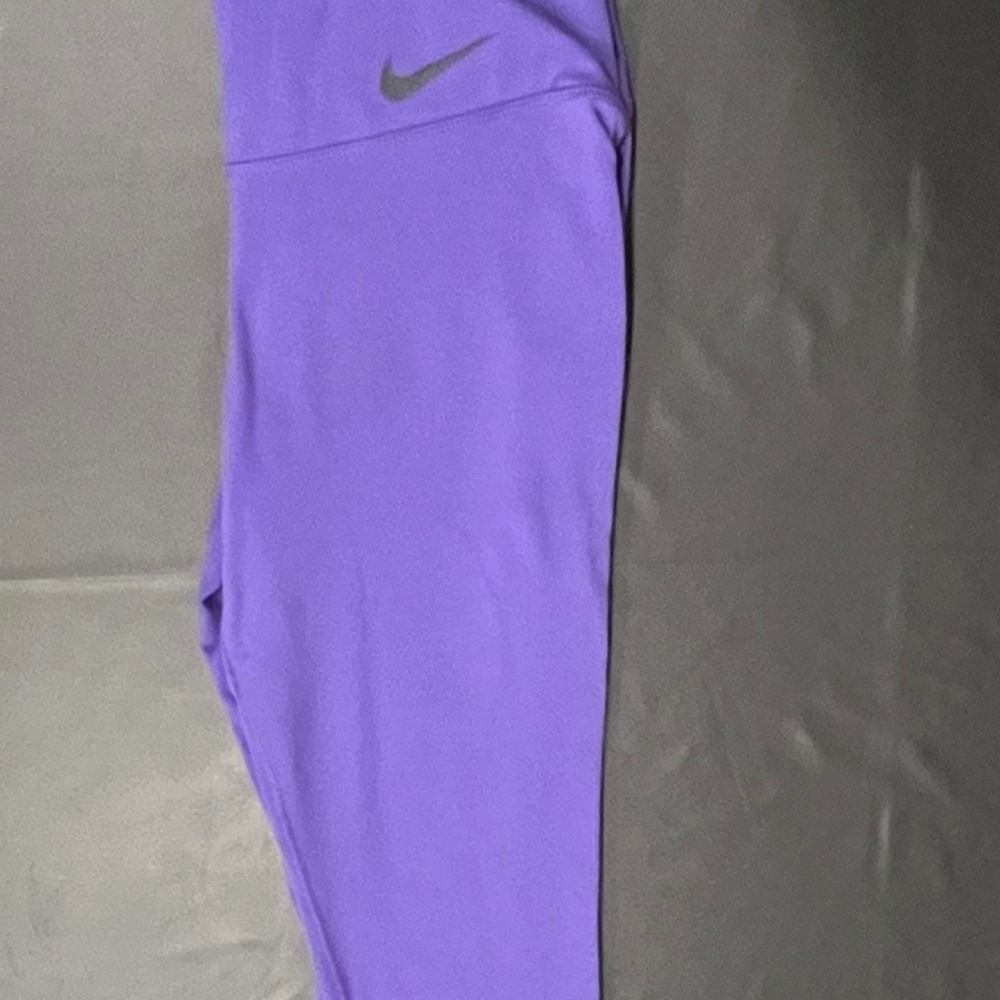 Nike Dri-Fit High Waisted Purple 3/4 Length Yoga Pants S (Minor Flaws)